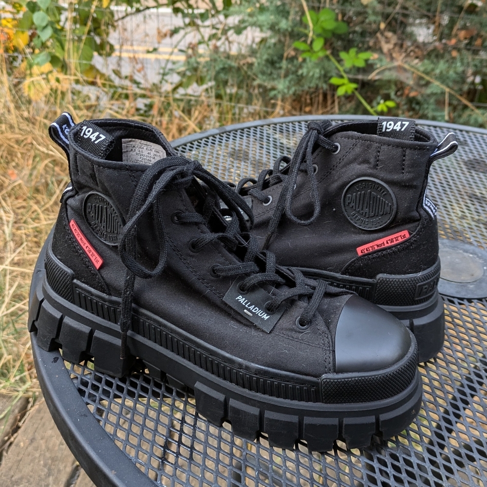 Palladium platform revolt hi tx sneaker boots